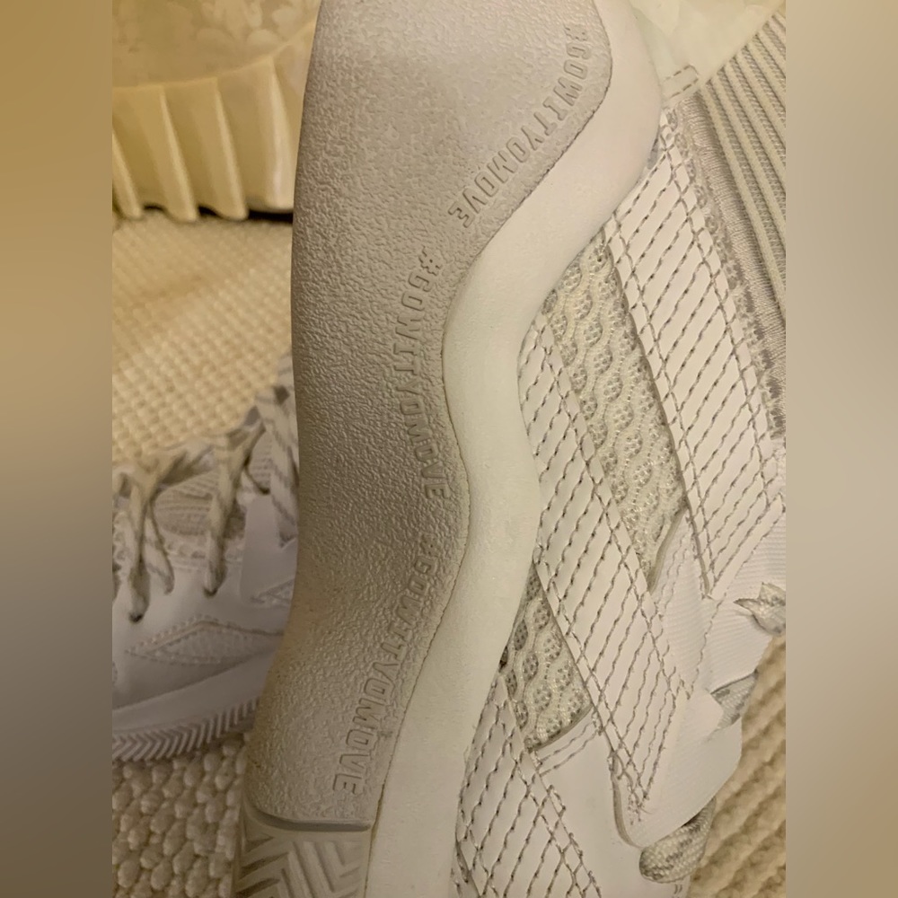 ADIDAS - Picture 4 of 14